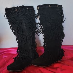 Black fringe boots